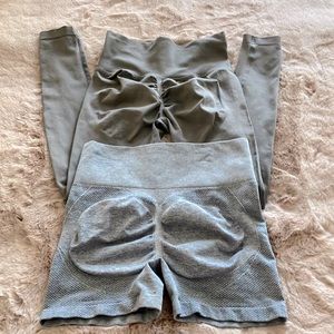 BUNDLE GREY LEGGING SIZE XS- LIGHT BLUE SHORTS SIZE S